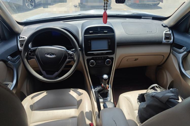 Used Chery Tiggo 3 2014 1.6L Manual Zhishang Edition Center Console