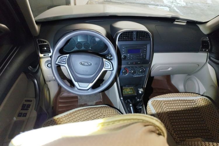 Used Chery Tiggo 3 2014 1.6L Manual Fashion Edition Center Console