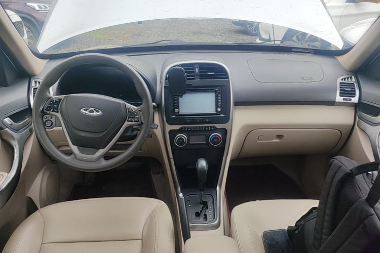 Used Chery Tiggo 3 2014 1.6L CVT ZhiShang Edition Center Console