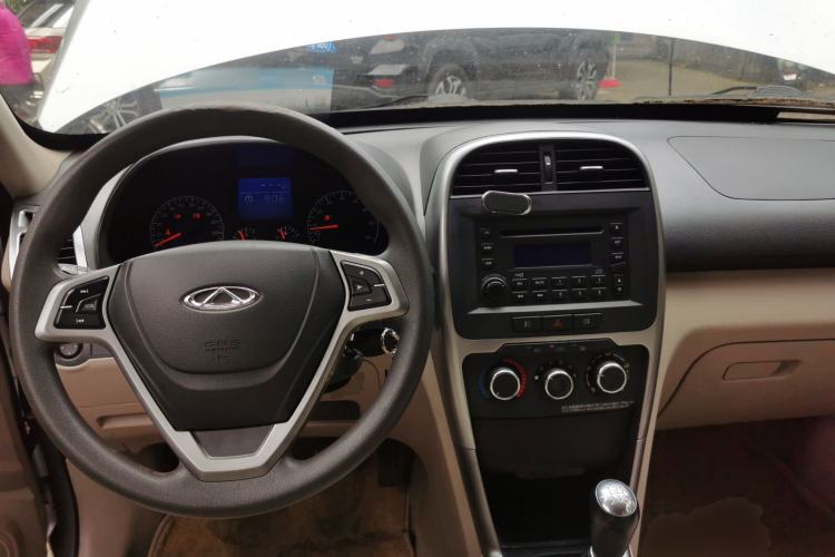Used Chery Tiggo 3 2014 1.6L Manual Fashion Edition Center Console