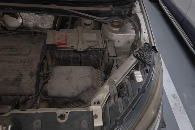 Used Chery Tiggo 3 2014 1.6L CVT ZhiShang Edition Engine Bay Left
