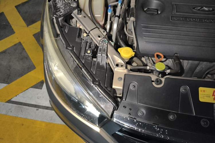 Used Chery Tiggo 3 2014 1.6L Manual Zhishang Edition Engine Bay Right