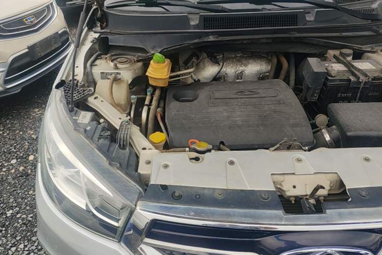 Used Chery Tiggo 3 2014 1.6L CVT ZhiShang Edition Engine Bay Right