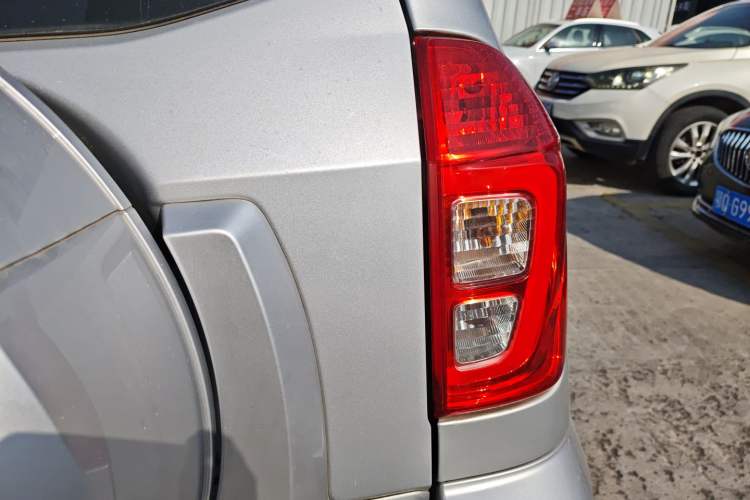 Used Chery Tiggo 3 2014 1.6L Manual Zhishang Edition Exterior 6