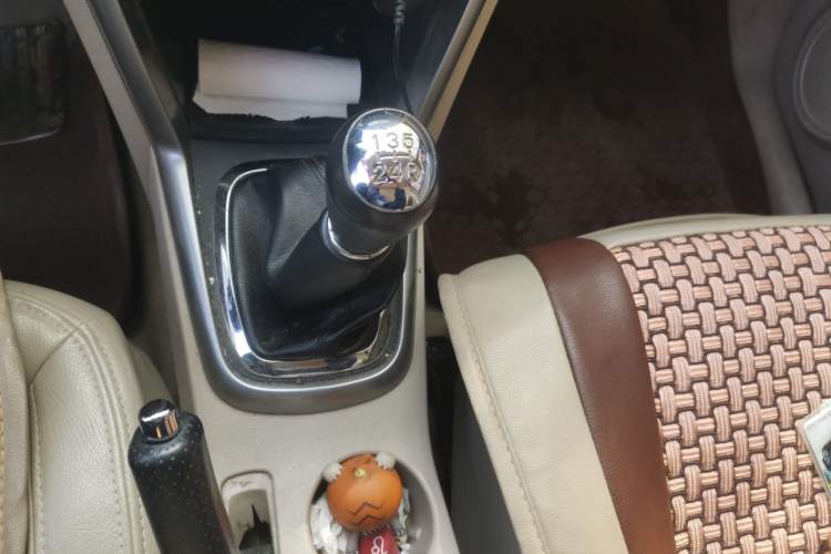 Used Chery Tiggo 3 2014 1.6L Manual Zhishang Edition Gear Lever
