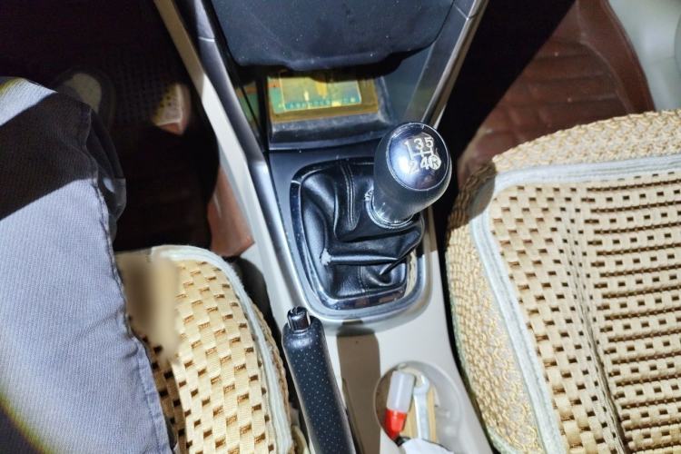 Used Chery Tiggo 3 2014 1.6L Manual Fashion Edition Gear Lever