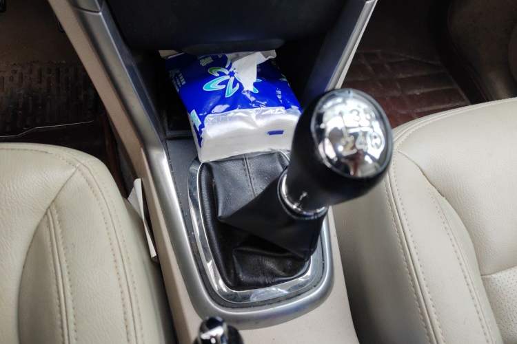 Used Chery Tiggo 3 2014 1.6L Manual Zhishang Edition Gear Lever