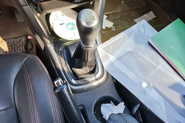 Used Chery Tiggo 3 2014 1.6L Manual Zhishang Edition Gear Lever