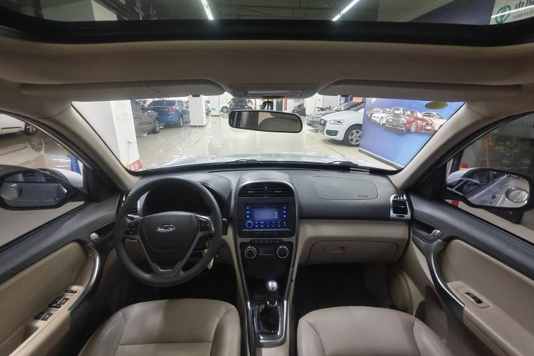 Used Chery Tiggo 3 2014 1.6L Manual Zhishang Edition Interior 1