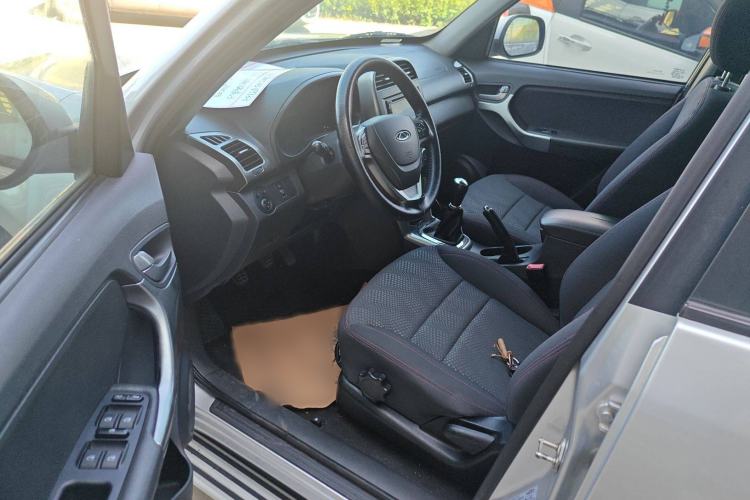 Used Chery Tiggo 3 2014 Magic Edition 1.6L Manual Fashion Version Interior 2