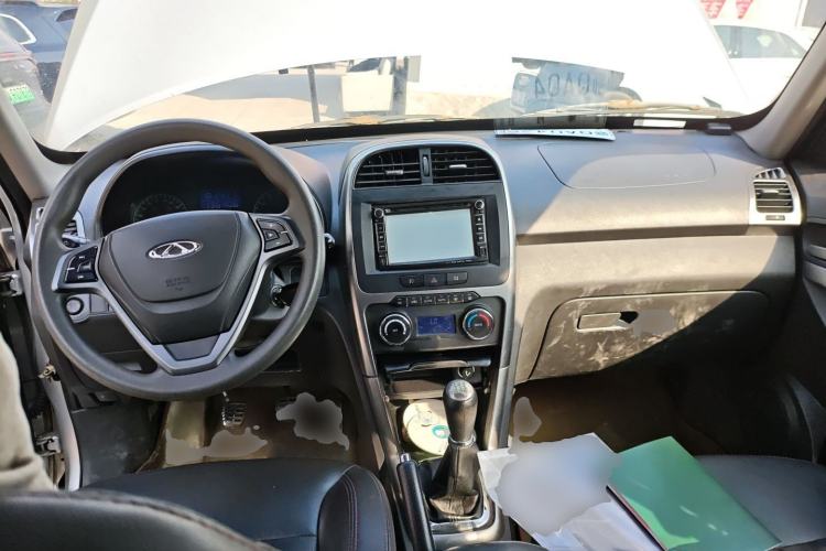 Used Chery Tiggo 3 2014 1.6L Manual Zhishang Edition Interior 2