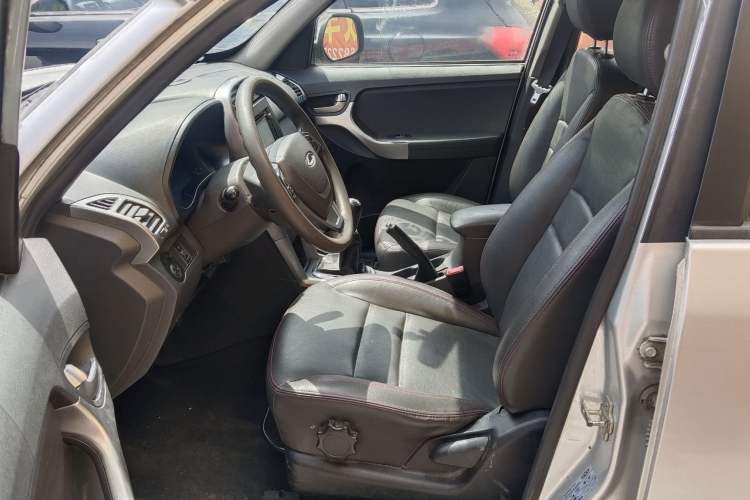 Used Chery Tiggo 3 2014 1.6L Manual Zhishang Edition Interior 5