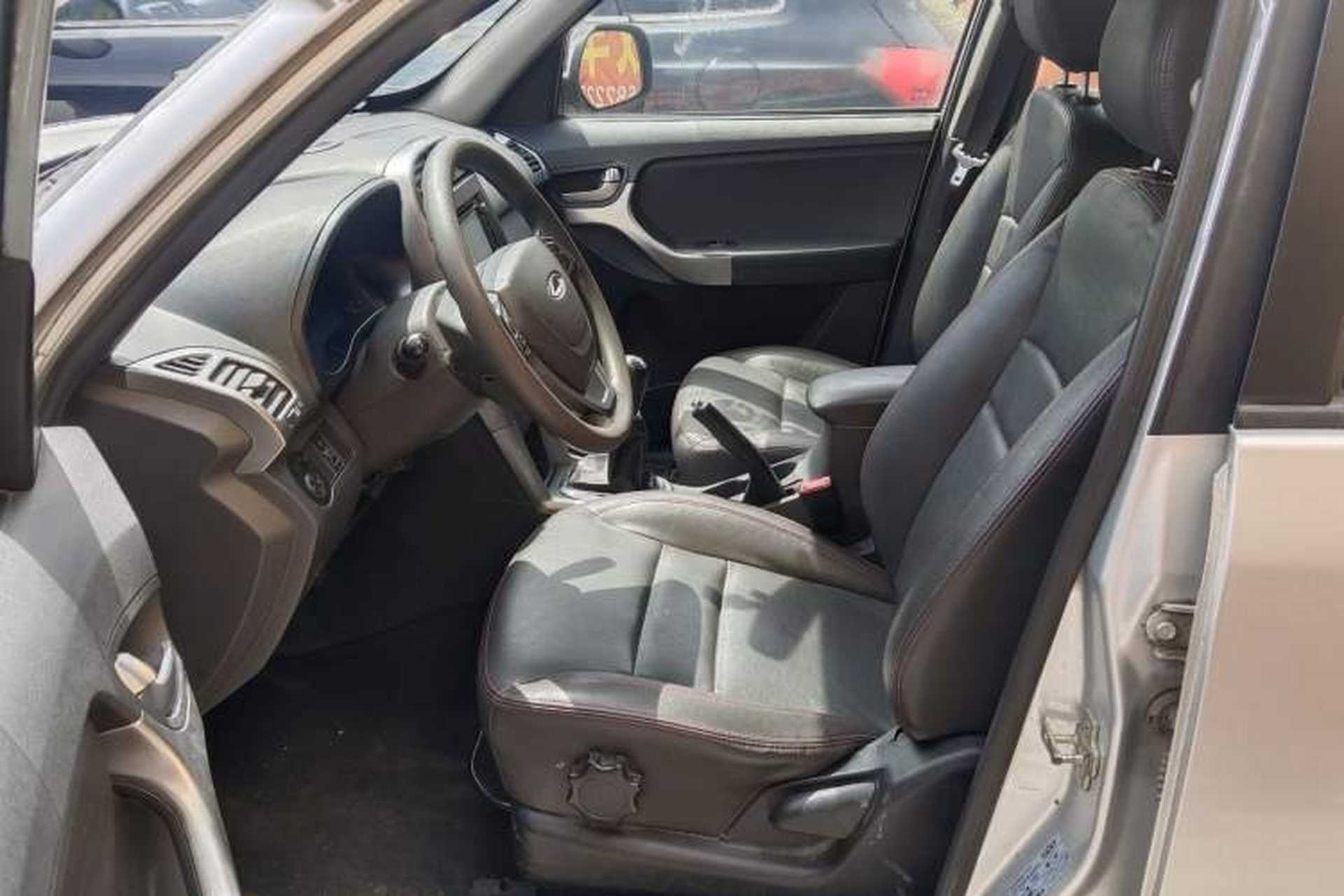 Used Chery Tiggo 3 2014 1.6L Manual Zhishang Edition Interior 5