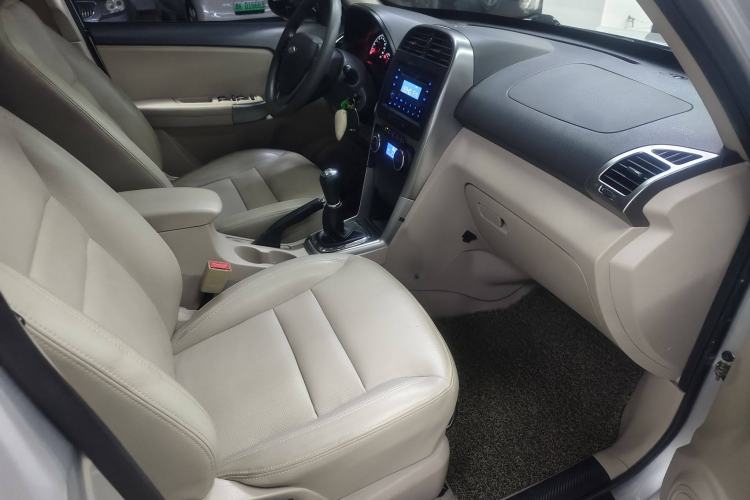 Used Chery Tiggo 3 2014 1.6L Manual Zhishang Edition Interior 7