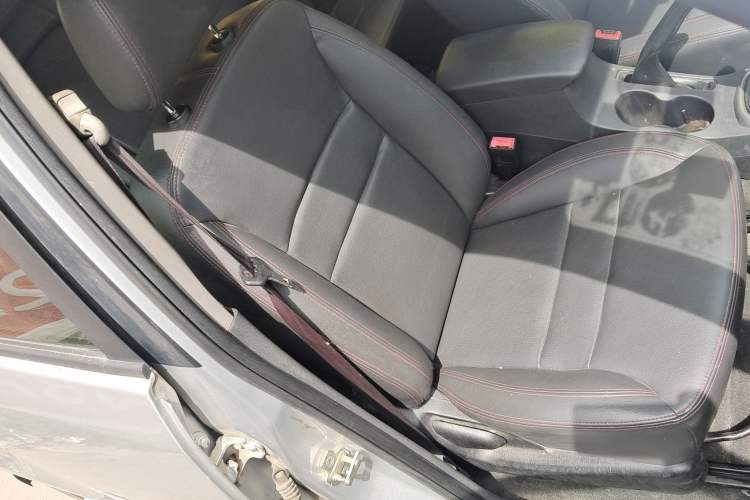 Used Chery Tiggo 3 2014 1.6L Manual Zhishang Edition Interior 9
