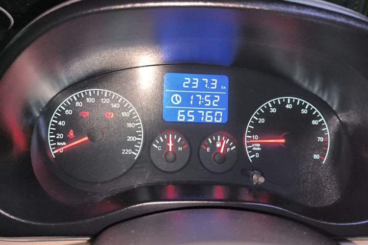 Used Chery Tiggo 3 2014 1.6L Manual Zhishang Edition Odometer Close Up