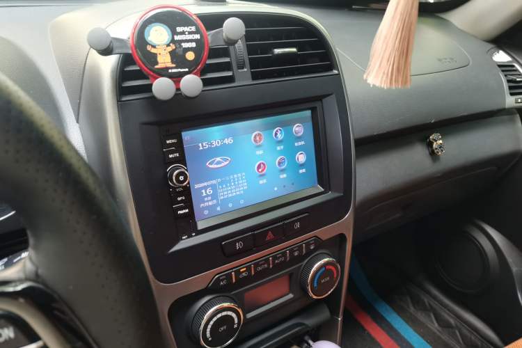 Used Chery Tiggo 3 2014 1.6L CVT ZhiShang Edition Audio And AC Panel