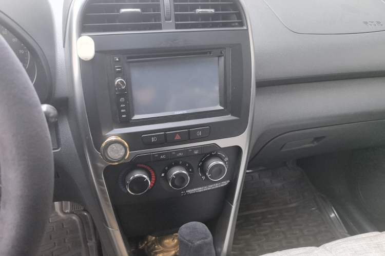 Used Chery Tiggo 3 2014 1.6L CVT Fashion Edition Audio And AC Panel