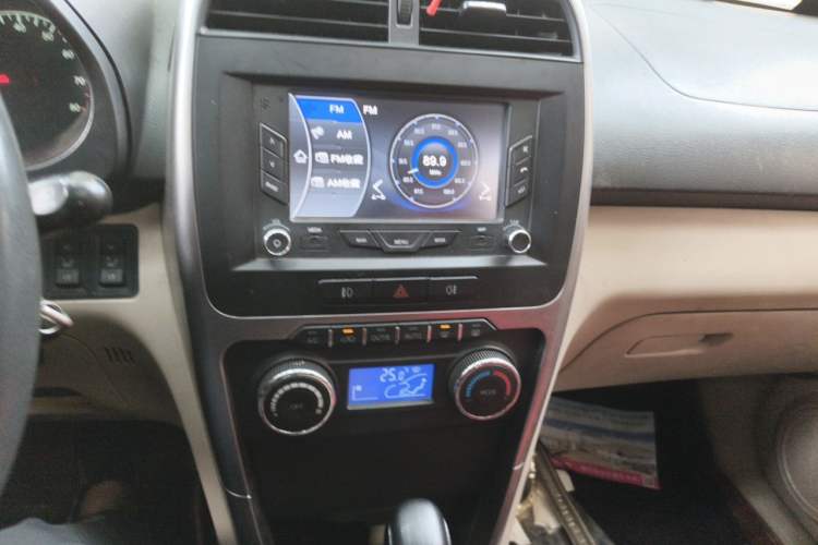 Used Chery Tiggo 3 2014 1.6L CVT Luxury Edition Audio And AC Panel