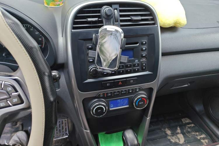 Used Chery Tiggo 3 2014 1.6L CVT ZhiShang Edition Audio And AC Panel