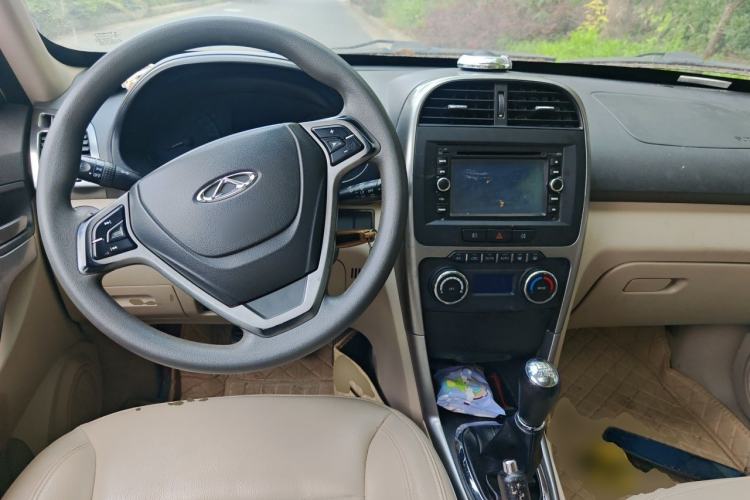 Used Chery Tiggo 3 2014 1.6L Manual Zhishang Edition Center Console