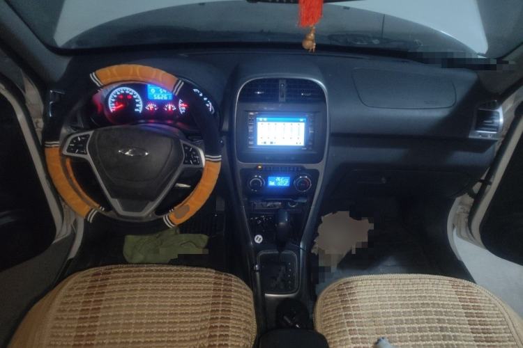 Used Chery Tiggo 3 2014 1.6L CVT ZhiShang Edition Center Console