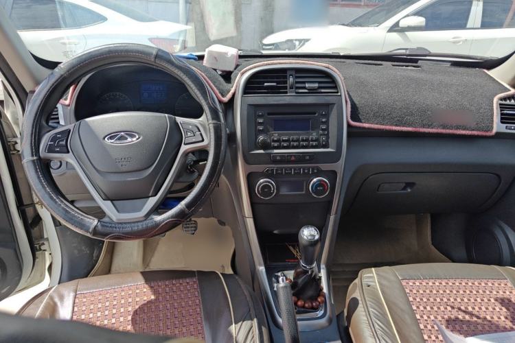Used Chery Tiggo 3 2014 1.6L Manual Zhishang Edition Center Console