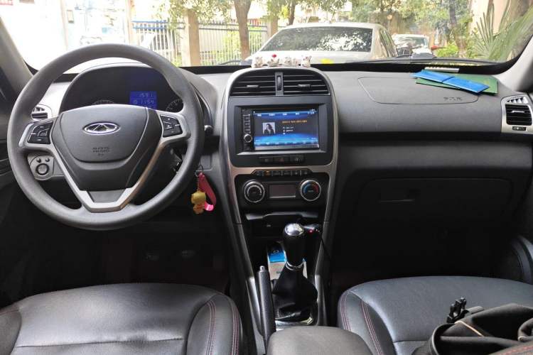 Used Chery Tiggo 3 2014 1.6L Manual Zhishang Edition Center Console
