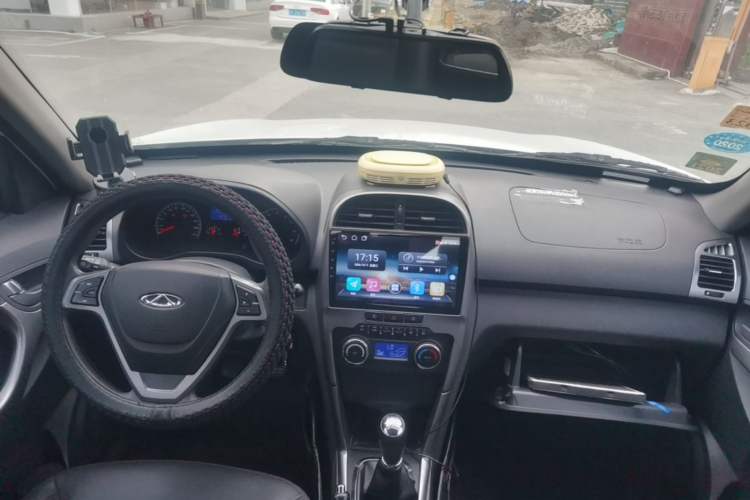Used Chery Tiggo 3 2014 1.6L Manual Zhishang Edition Center Console