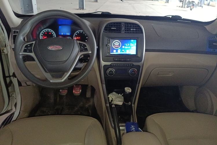 Used Chery Tiggo 3 2014 1.6L Manual Zhishang Edition Center Console