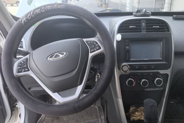 Used Chery Tiggo 3 2014 1.6L CVT Fashion Edition Center Console
