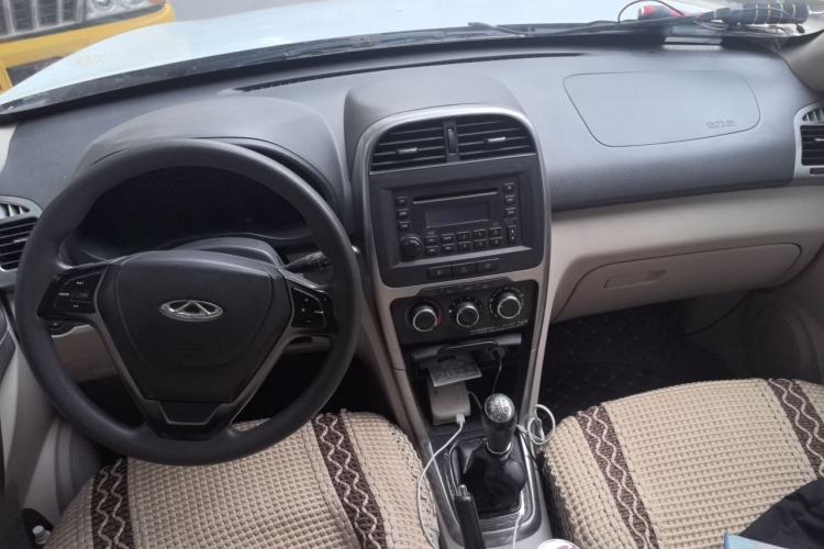 Used Chery Tiggo 3 2014 1.6L Manual Fashion Edition Center Console