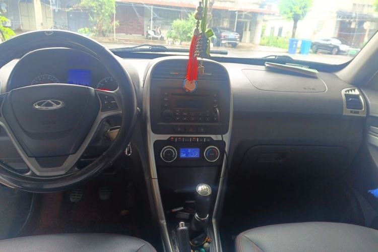 Used Chery Tiggo 3 2014 1.6L Manual Zhishang Edition Center Console