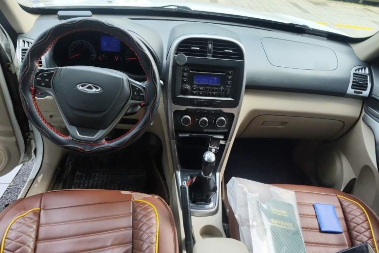 Used Chery Tiggo 3 2014 1.6L Manual Fashion Edition Center Console