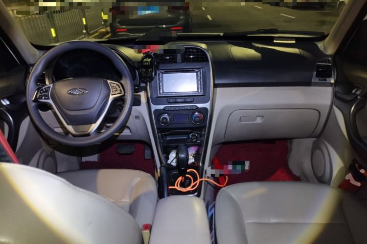 Used Chery Tiggo 3 2014 1.6L CVT ZhiShang Edition Center Console