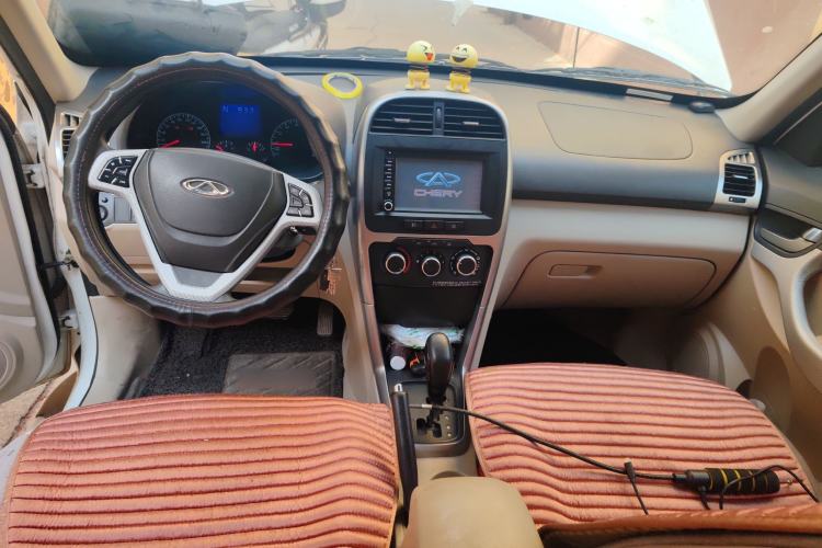 Used Chery Tiggo 3 2014 1.6L CVT Fashion Edition Center Console