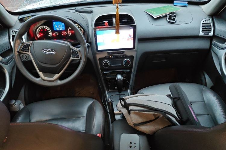 Used Chery Tiggo 3 2014 1.6L CVT ZhiShang Edition Center Console