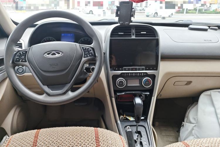 Used Chery Tiggo 3 2014 1.6L CVT ZhiShang Edition Center Console