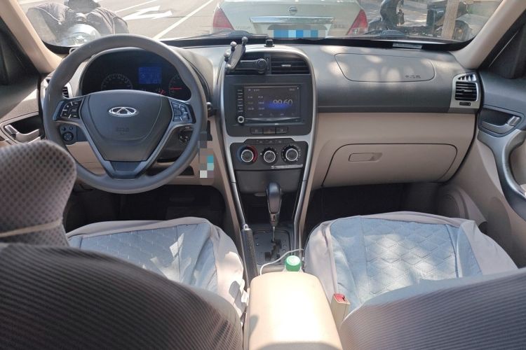 Used Chery Tiggo 3 2014 1.6L CVT Fashion Edition Center Console