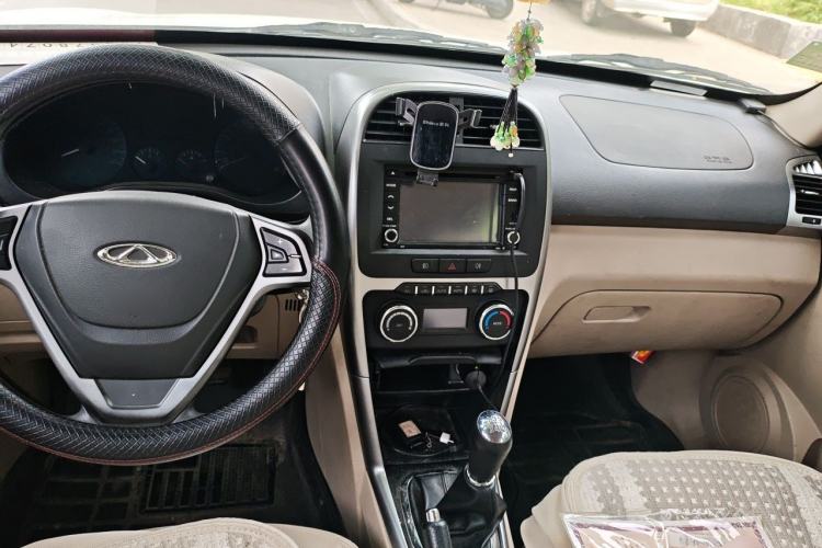 Used Chery Tiggo 3 2014 1.6L Manual Zhishang Edition Center Console