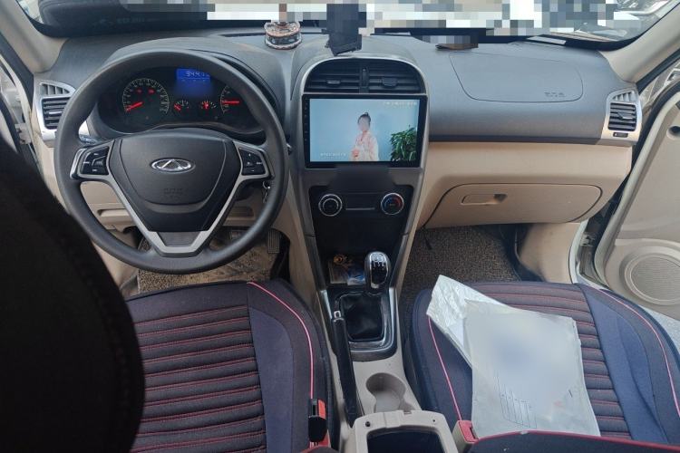 Used Chery Tiggo 3 2014 1.6L Manual Zhishang Edition Center Console