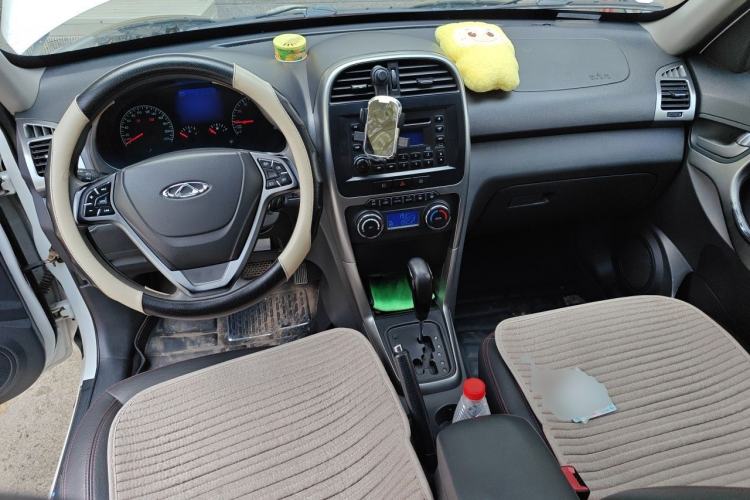 Used Chery Tiggo 3 2014 1.6L CVT ZhiShang Edition Center Console