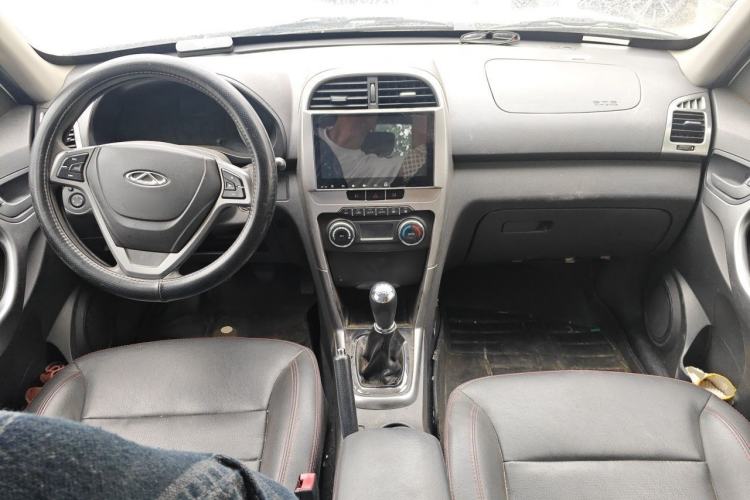 Used Chery Tiggo 3 2014 1.6L Manual Zhishang Edition Center Console