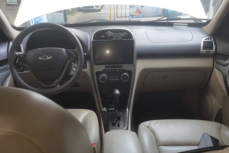 Used Chery Tiggo 3 2014 1.6L CVT ZhiShang Edition Center Console