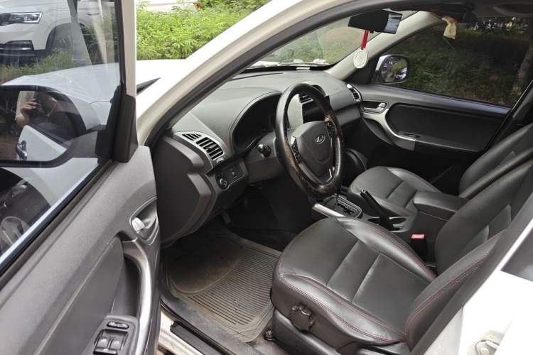 Used Chery Tiggo 3 2014 1.6L CVT ZhiShang Edition Driver Seat