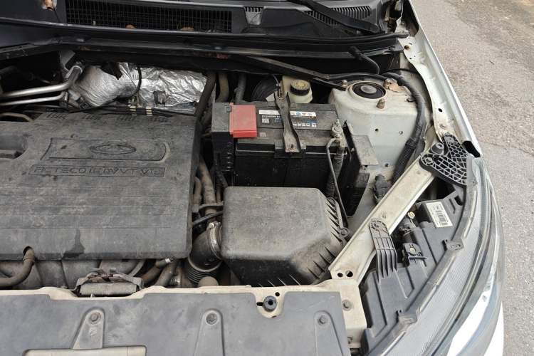 Used Chery Tiggo 3 2014 1.6L CVT ZhiShang Edition Engine Bay Left