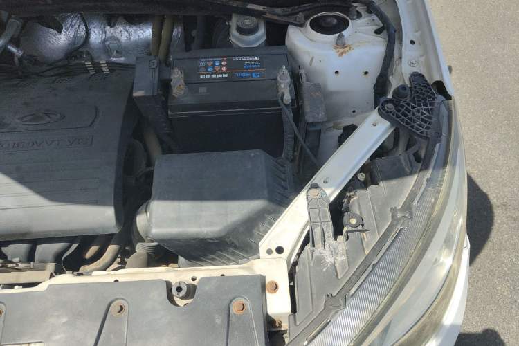 Used Chery Tiggo 3 2014 1.6L CVT Luxury Edition Engine Bay Left