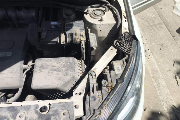 Used Chery Tiggo 3 2014 1.6L CVT ZhiShang Edition Engine Bay Left