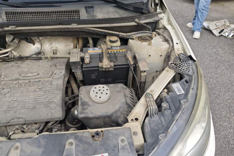 Used Chery Tiggo 3 2014 1.6L CVT ZhiShang Edition Engine Bay Left