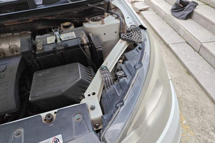 Used Chery Tiggo 3 2014 1.6L CVT ZhiShang Edition Engine Bay Left